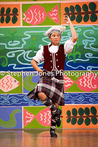 U48-008 Highland Xmas Dance