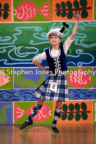U48-012 Highland Xmas Dance