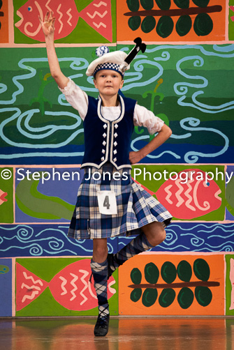 U48-013 Highland Xmas Dance