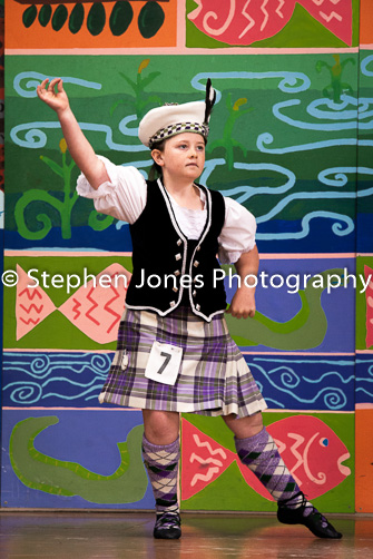 U48-018 Highland Xmas Dance