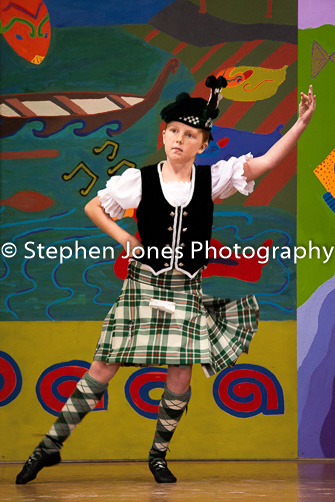 U48-021 Highland Xmas Dance