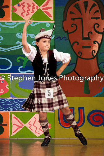 U48-022 Highland Xmas Dance
