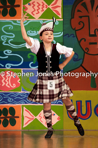 U48-025 Highland Xmas Dance