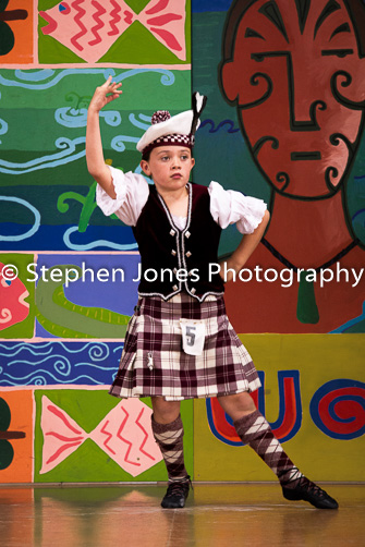 U48-027 Highland Xmas Dance