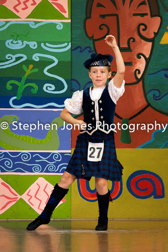 U48-038 Highland Xmas Dance