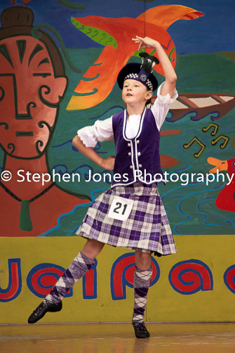 U48-045 Highland Xmas Dance