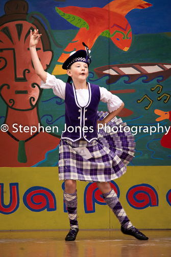 U48-046 Highland Xmas Dance
