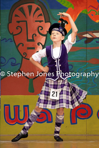 U48-051 Highland Xmas Dance