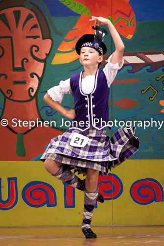 U48-052 Highland Xmas Dance