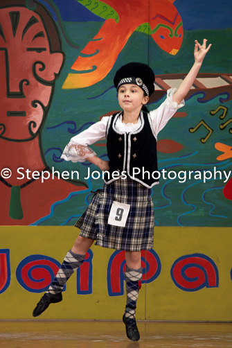 U48-053 Highland Xmas Dance