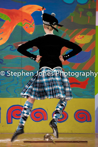 U48-061 Highland Xmas Dance