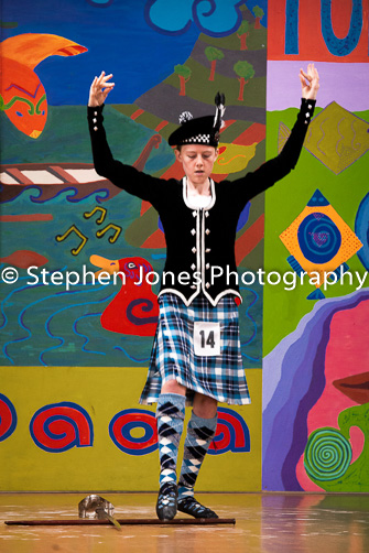 U48-068 Highland Xmas Dance