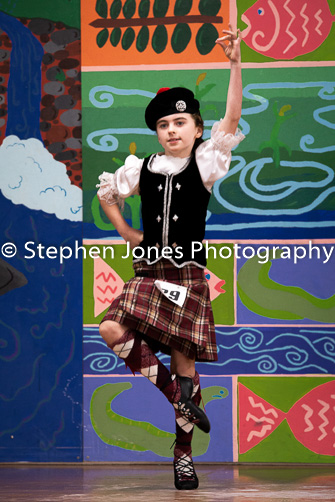 U48-083 Highland Xmas Dance