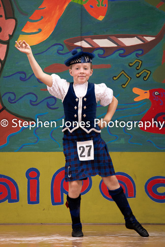 U48-088 Highland Xmas Dance
