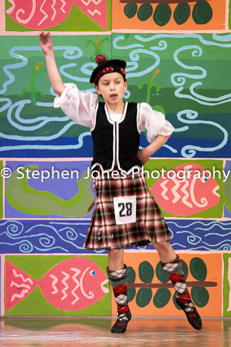 U48-090 Highland Xmas Dance