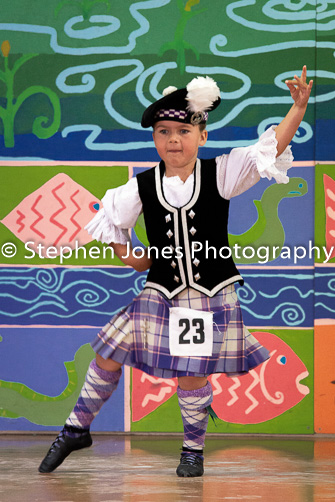 U48-093 Highland Xmas Dance