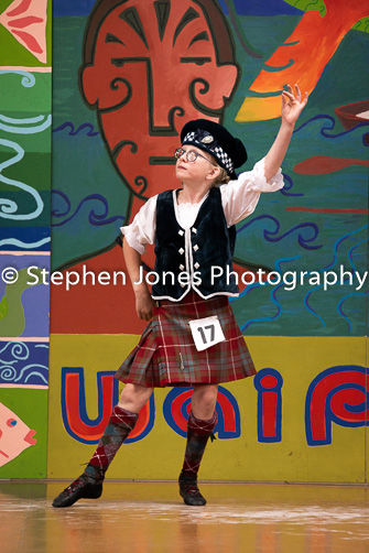 U48-095 Highland Xmas Dance
