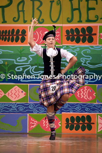 U48-110 Highland Xmas Dance