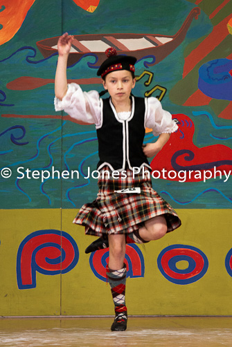U48-125 Highland Xmas Dance