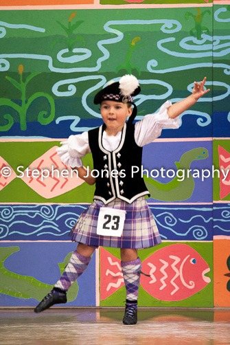 U48-131 Highland Xmas Dance