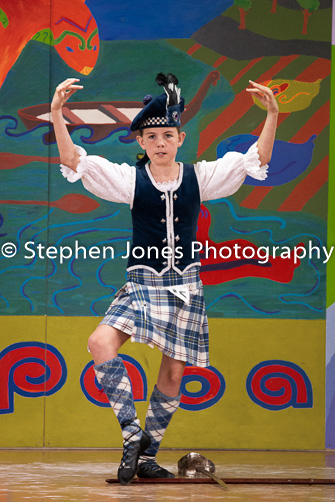 U48-145 Highland Xmas Dance