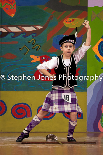 U48-167 Highland Xmas Dance