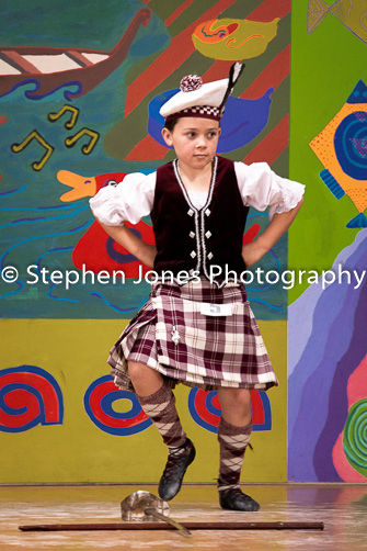 U48-175 Highland Xmas Dance