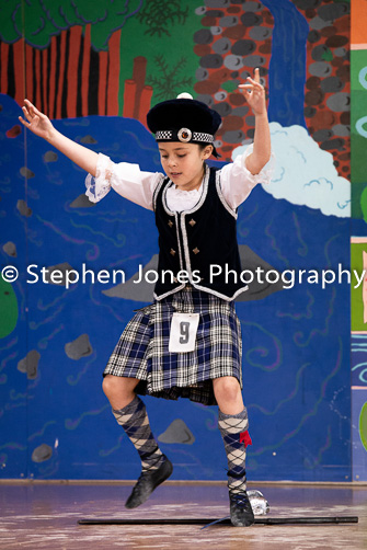 U48-184 Highland Xmas Dance