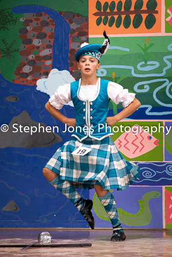 U48-185 Highland Xmas Dance