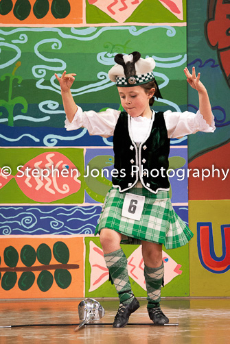 U48-187 Highland Xmas Dance