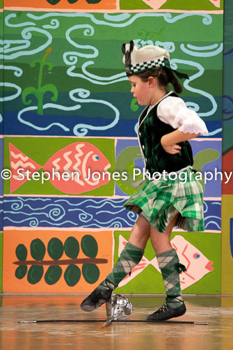U48-191 Highland Xmas Dance