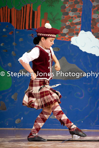 U48-207 Highland Xmas Dance