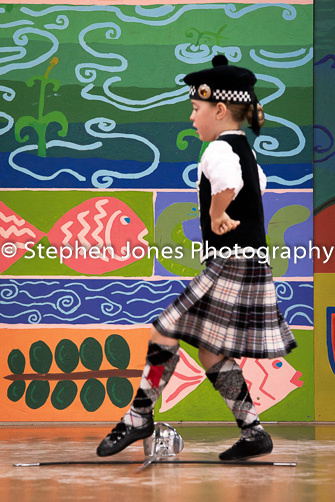 U48-208 Highland Xmas Dance