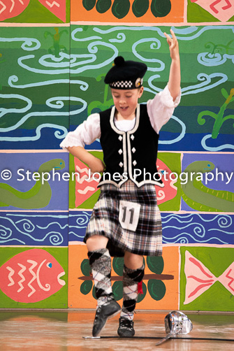 U48-210 Highland Xmas Dance