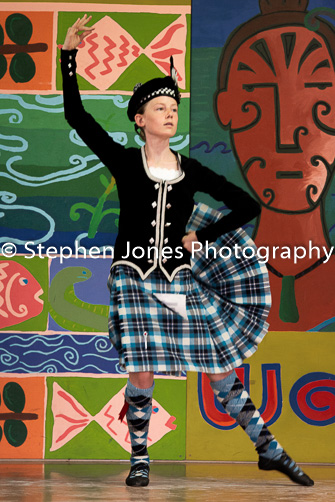 U48-220 Highland Xmas Dance