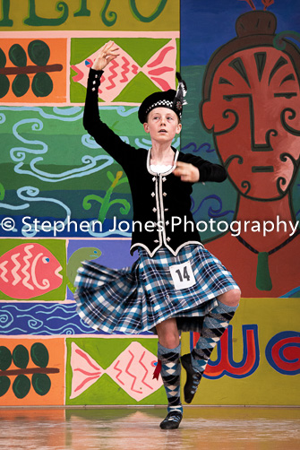 U48-223 Highland Xmas Dance