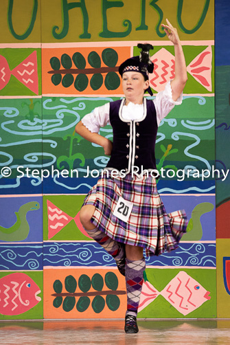 U48-240 Highland Xmas Dance