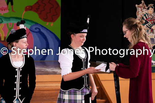U48-245 Highland Xmas Dance