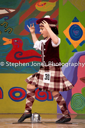 U48-260 Highland Xmas Dance