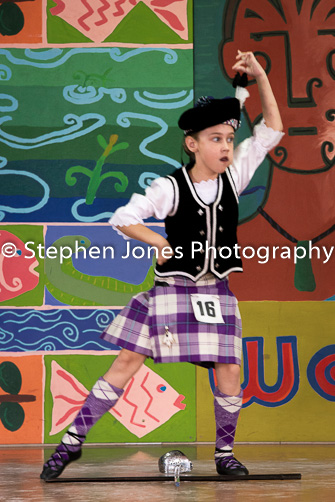 U48-272 Highland Xmas Dance