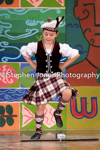 U48-282 Highland Xmas Dance