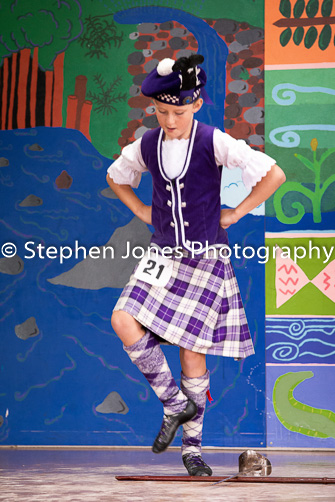 U48-284 Highland Xmas Dance