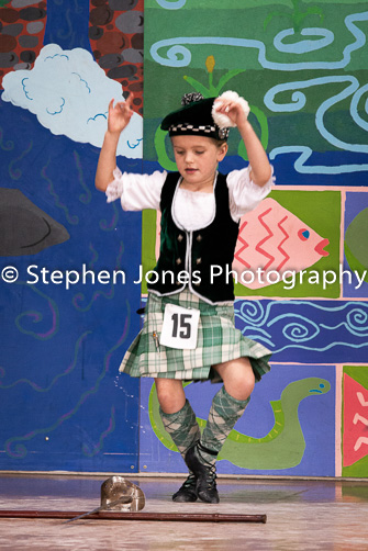 U48-288 Highland Xmas Dance