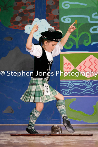 U48-292 Highland Xmas Dance
