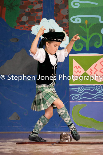 U48-293 Highland Xmas Dance