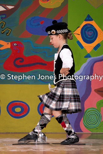 U48-296 Highland Xmas Dance