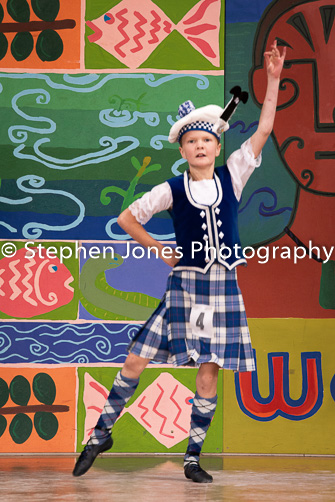 U48-310 Highland Xmas Dance