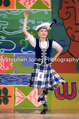 U48-312 Highland Xmas Dance