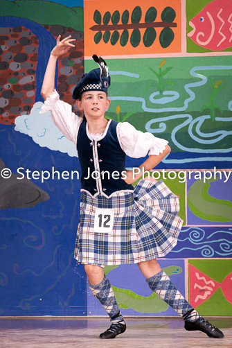 U48-322 Highland Xmas Dance