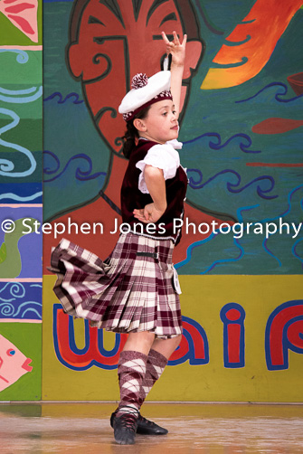 U48-329 Highland Xmas Dance